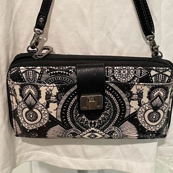 Sakroots Handbags - Sakroots large smartphone crossbody bag clutch purse adjustable strap EUC